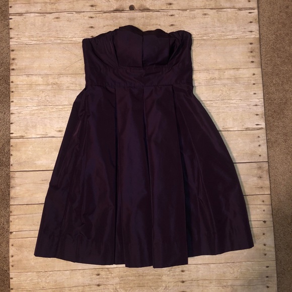 Strapless plum party dress with molded cups - Picture 3 of 5